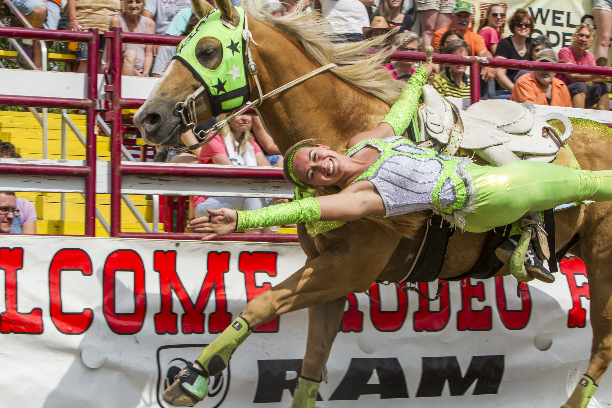 Performance Calendar - Trixie Chicks Trick Riders - Rodeo & Equine Expo ...